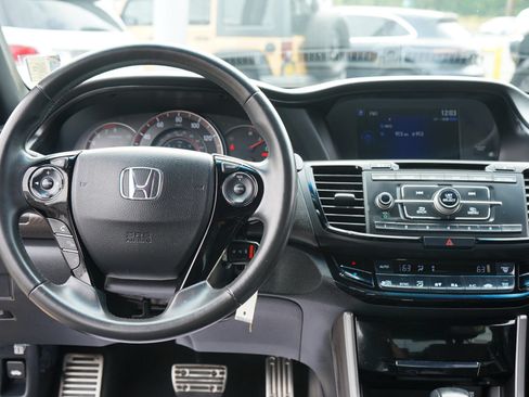 Used 2016 Honda Accord Sport image 15