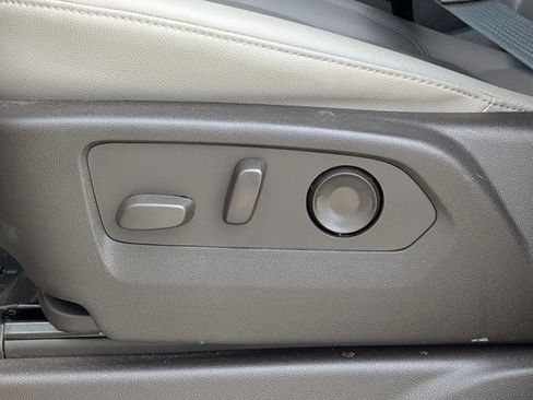 Used 2022 Chevrolet Tahoe LT w/ Luxury Package image 20