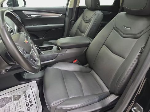 Used 2019 Cadillac XT5 Luxury w/ LPO, Black Ice Package FWD image 13