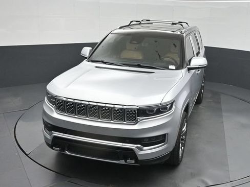 Used 2022 Jeep Grand Wagoneer Series III w/ HD Trailer Tow Package AWD/4WD image 47