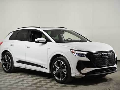 Used 2024 Audi Q4 e-tron Premium w/ Convenience Package image 6