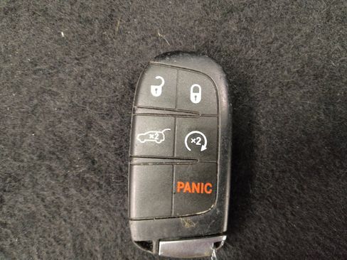 Used 2018 Jeep Grand Cherokee Limited image 32