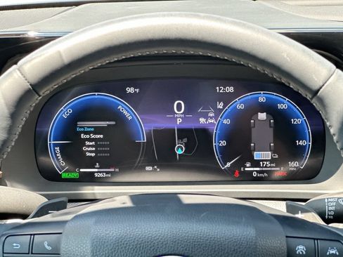 Used 2025 Toyota Crown Signia AWD/4WD image 12