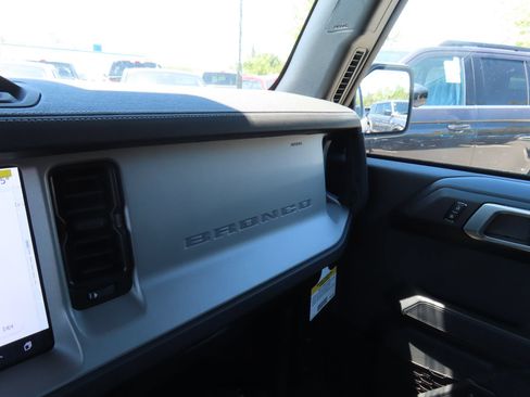 New 2026 Ford Bronco Outer Banks AWD/4WD image 12