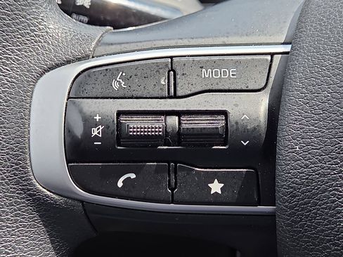 Used 2024 Kia Sportage LX image 21