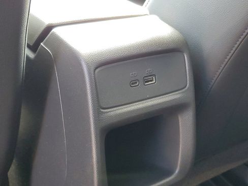 Used 2024 Chevrolet Trax RS w/ Sunroof Package FWD image 31