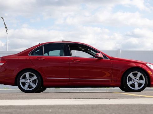 Used 2010 Mercedes-Benz C 300 Sedan image 20