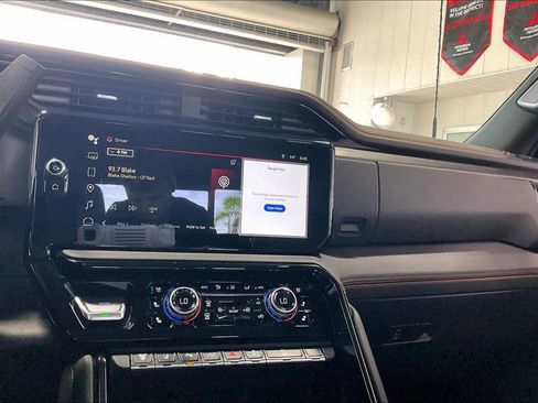 Used 2026 GMC Sierra 2500 AT4 w/ Technology Package AWD/4WD image 10