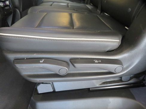 Used 2021 GMC Yukon XL SLT RWD image 22