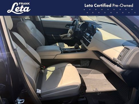 Used 2022 Nissan Pathfinder SL w/ SL Premium Package AWD/4WD image 18