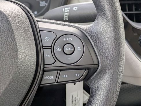 Used 2025 Toyota Corolla LE FWD image 24