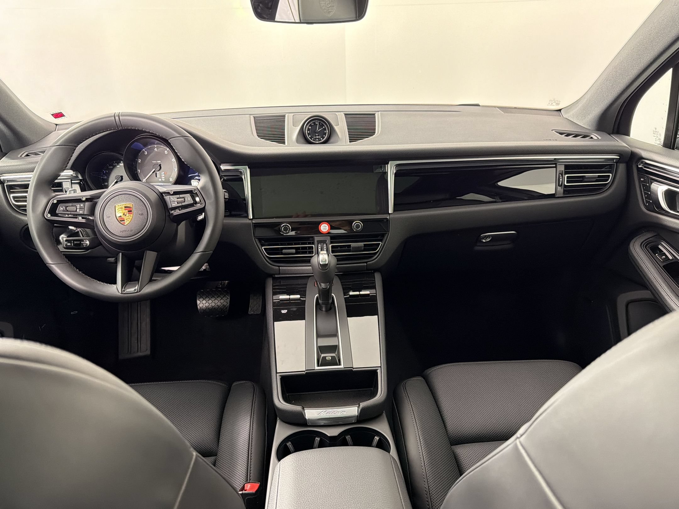 Certified 2026 Porsche Macan AWD/4WD image 20
