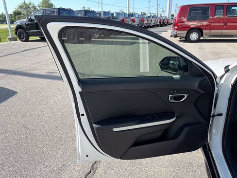 Used 2025 Kia K4 GT-Line w/ GT-Line Premium Package FWD image 13
