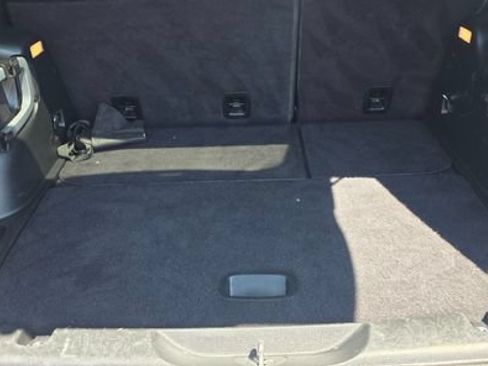 Used 2017 Jeep Cherokee Trailhawk w/ Cold Weather Group AWD/4WD image 7