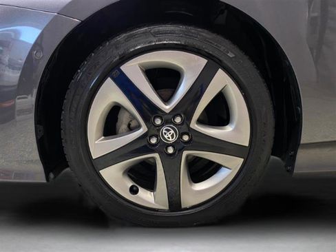 Used 2022 Toyota Prius XLE FWD image 25