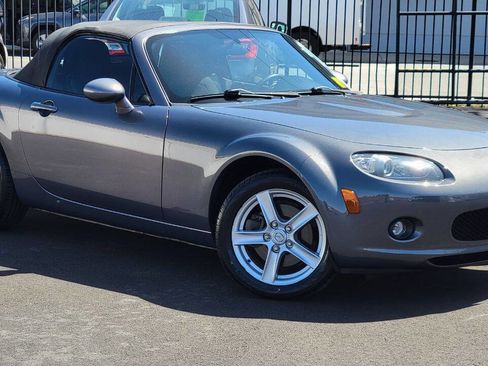 Used 2006 MAZDA MX-5 Miata Touring RWD image 7