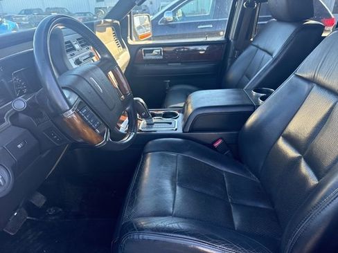 Used 2013 Lincoln Navigator 4WD w/ HD Trailer Tow Pkg image 9