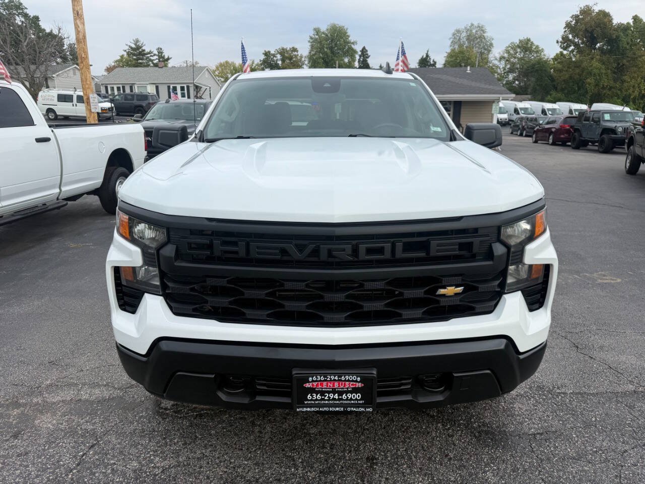 Used 2023 Chevrolet Silverado 1500 W/T w/ Trailering Package AWD/4WD image 3
