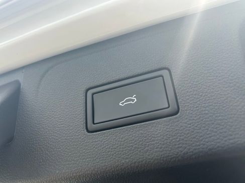 New 2026 Volkswagen Atlas SE image 41