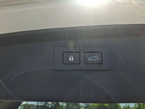 Used 2024 Subaru Outback Premium w/ Popular Package #1 AWD/4WD image 29