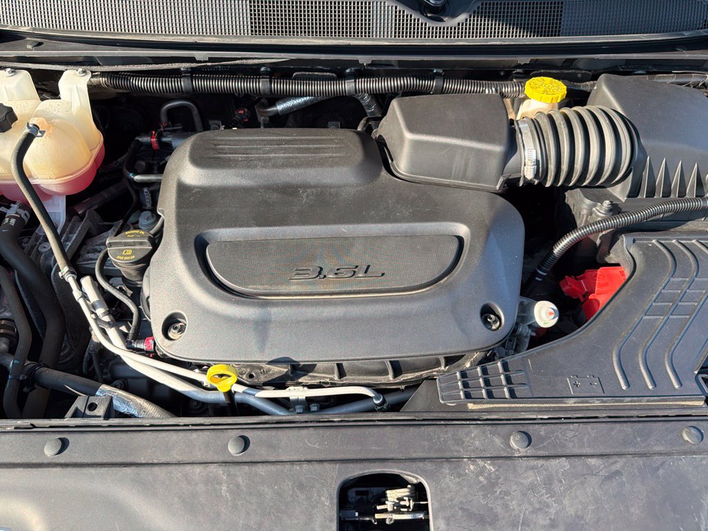 Used 2023 Chrysler Pacifica Touring-L FWD image 14