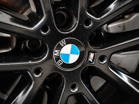 Certified 2025 BMW X4 xDrive30i w/ M Sport Package image 8