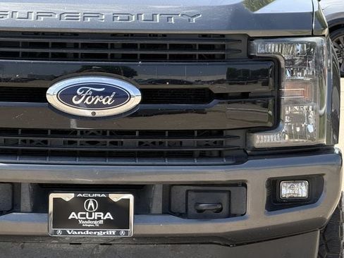 Used 2019 Ford F250 Lariat w/ Lariat Ultimate Package AWD/4WD image 8