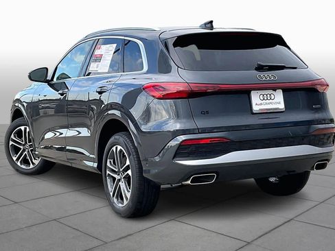 Used 2025 Audi Q5 Premium w/ Convenience Package image 11