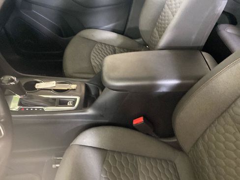 Used 2019 Chevrolet Equinox LT w/ Driver Convenience Package FWD image 27