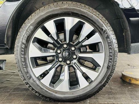 Used 2025 Ford Expedition Platinum w/ Driver's Package AWD/4WD image 25