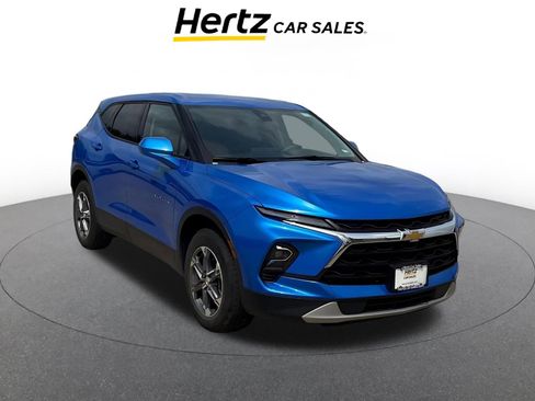 Used 2025 Chevrolet Blazer LT image 1