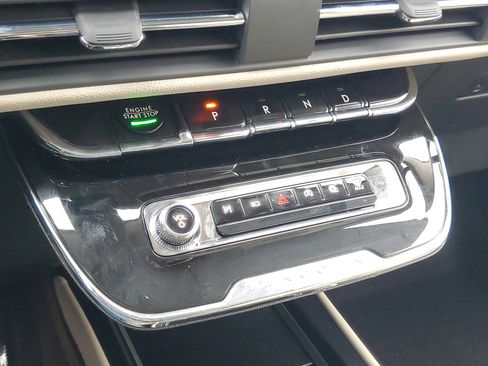 New 2026 Lincoln Corsair Premiere image 20