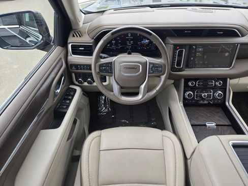 Used 2024 GMC Yukon XL Denali w/ Advanced Technology Package AWD/4WD image 18