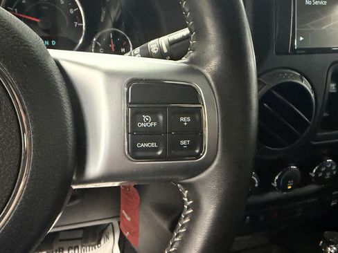 Used 2018 Jeep Wrangler Unlimited Sport AWD/4WD image 14