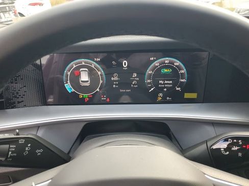 New 2026 Volkswagen Tiguan SE R-Line FWD image 23