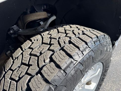 Used 2024 Chevrolet Silverado 1500 LT image 46