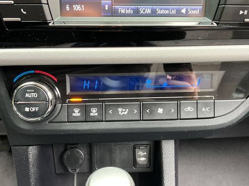 Used 2015 Toyota Corolla LE FWD image 17