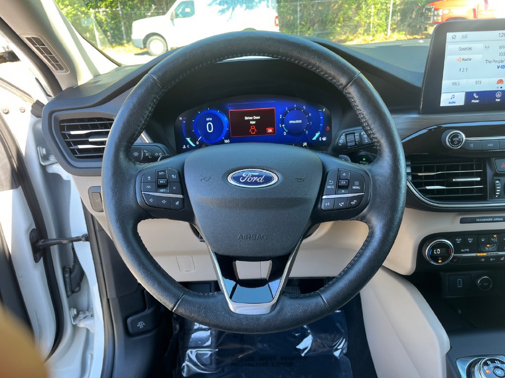 Used 2020 Ford Escape Titanium AWD/4WD image 15