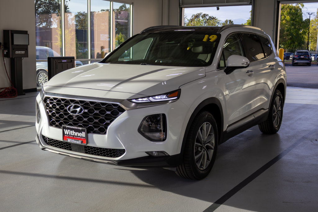 Used 2019 Hyundai Santa Fe AWD w/ Cargo Package image 3