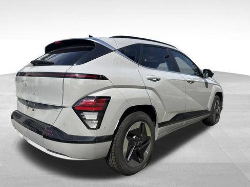 Used 2025 Hyundai Kona Limited FWD image 5