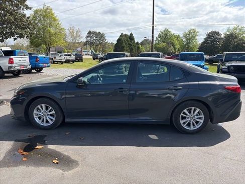 Used 2025 Toyota Camry LE image 6