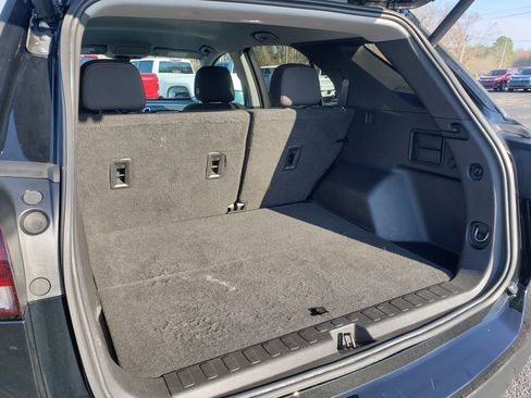 Used 2022 Chevrolet Equinox LT w/ Driver Convenience Package image 10