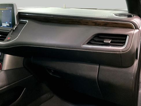 Used 2023 Chevrolet Tahoe Premier AWD/4WD image 18