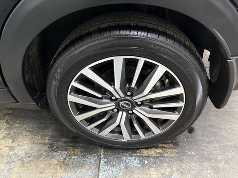 Used 2023 Nissan Kicks SR w/ SR Premium Package image 21
