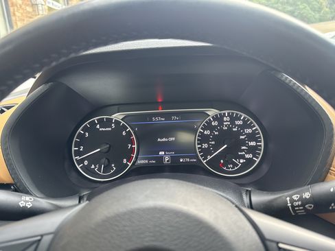 Used 2023 Nissan Sentra SV w/ SV Premium Package FWD image 20