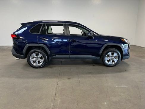 Used 2022 Toyota RAV4 XLE AWD/4WD image 2