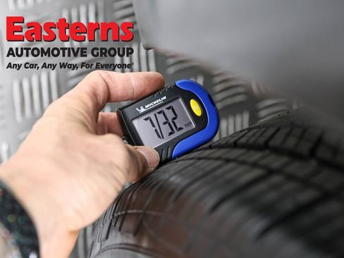 Used 2022 Volkswagen Tiguan SE w/ Panoramic Sunroof Package image 29