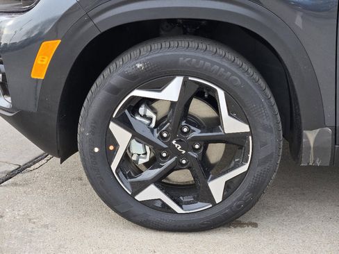 New 2026 Kia Seltos S image 8