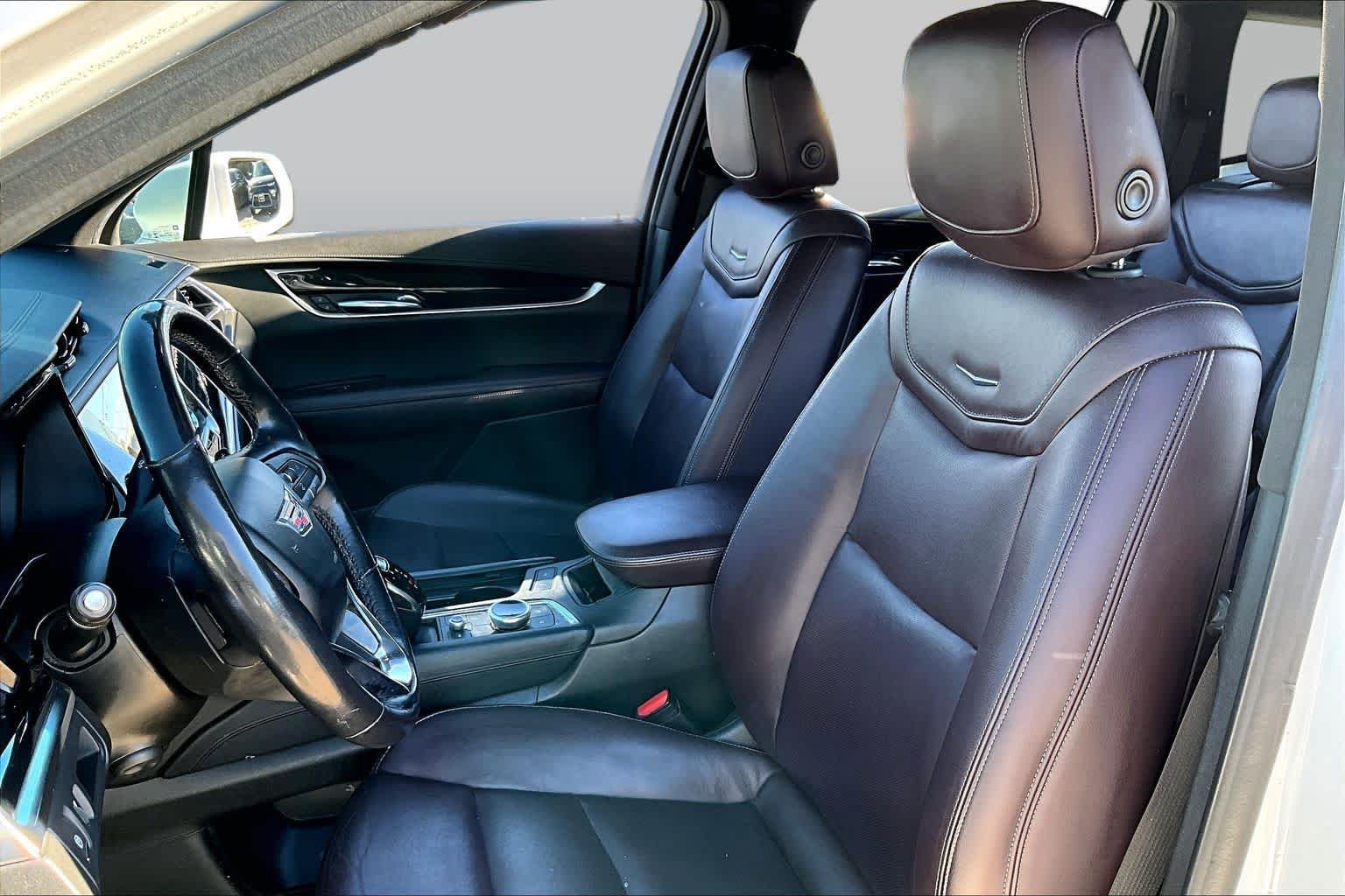 Used 2020 Cadillac XT6 Premium Luxury FWD image 8