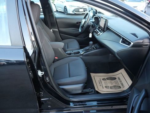 Used 2023 Toyota Corolla LE image 17